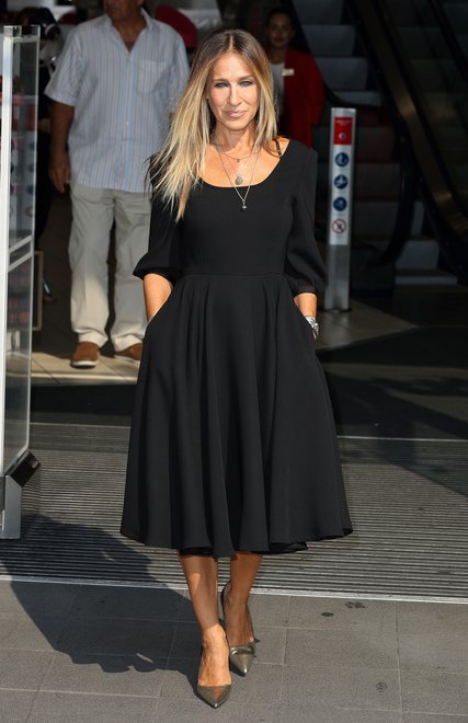 sarah-jessica-parker-little-black-dress-collection